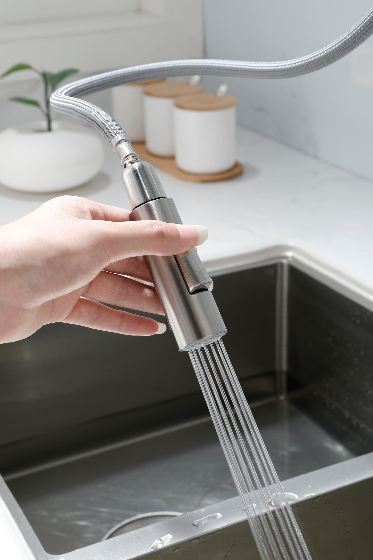 Easy Pull-Down Kitchen Faucet