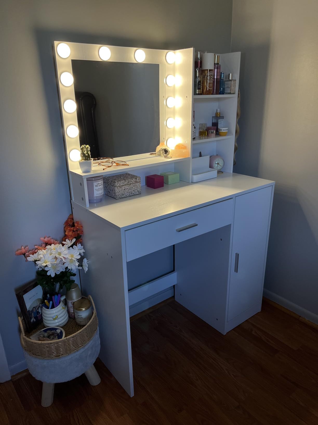 Glamour Glow Vanity Table