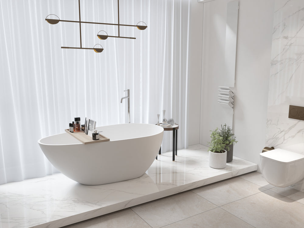 Luxury Soaking Tub in Matte White