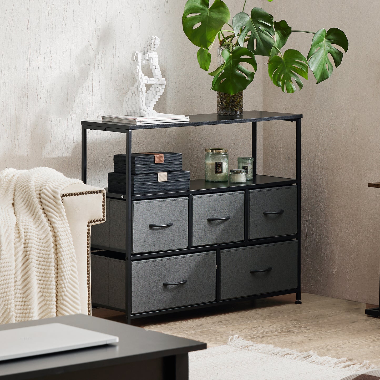 Chic & Sturdy 5-Drawer Dresser