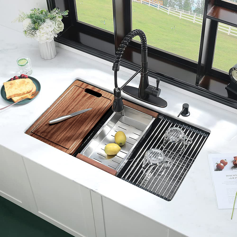 Sleek Undermount Kitchen Sink with Essential Accessories