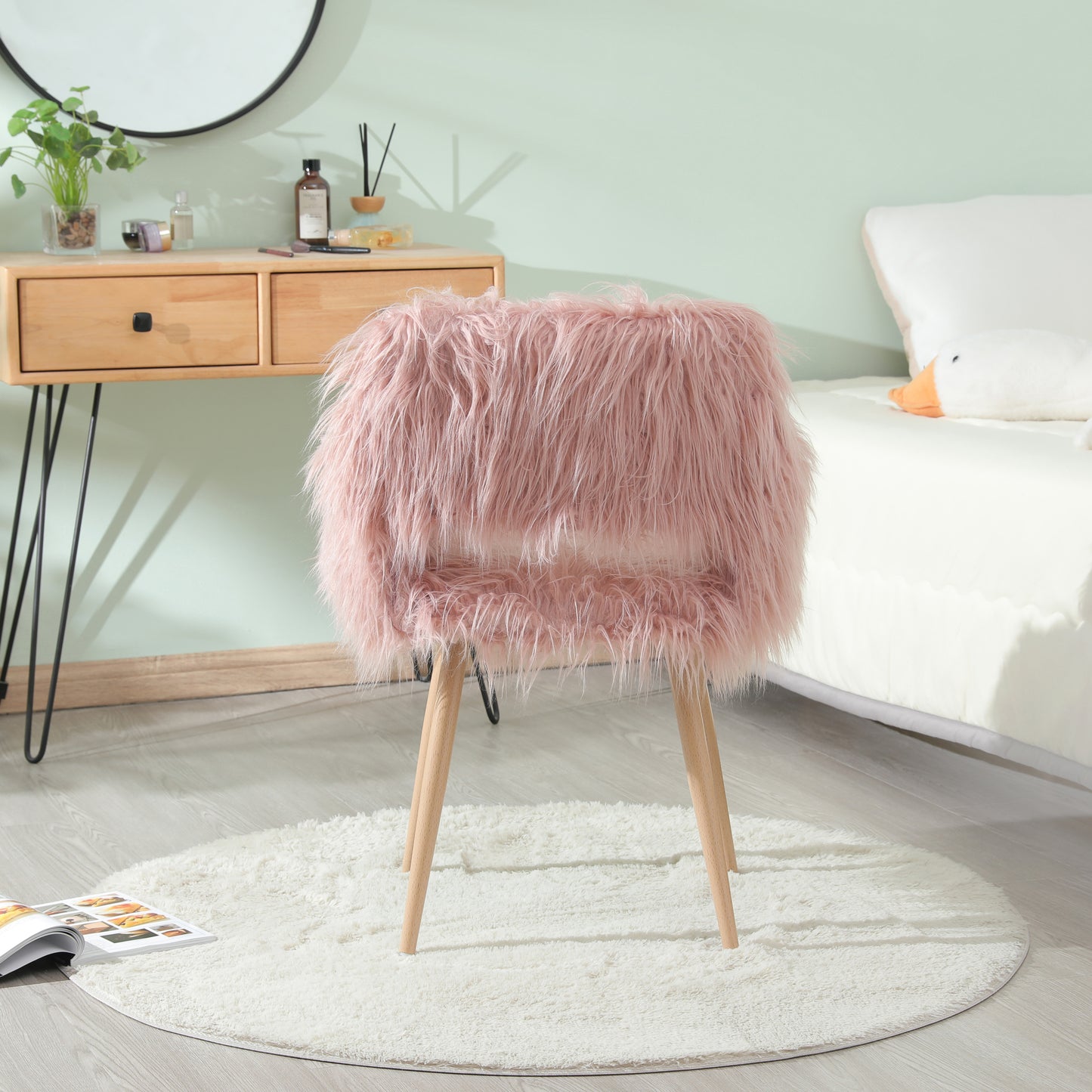 Chic Pink Faux Fur Makeup Chair