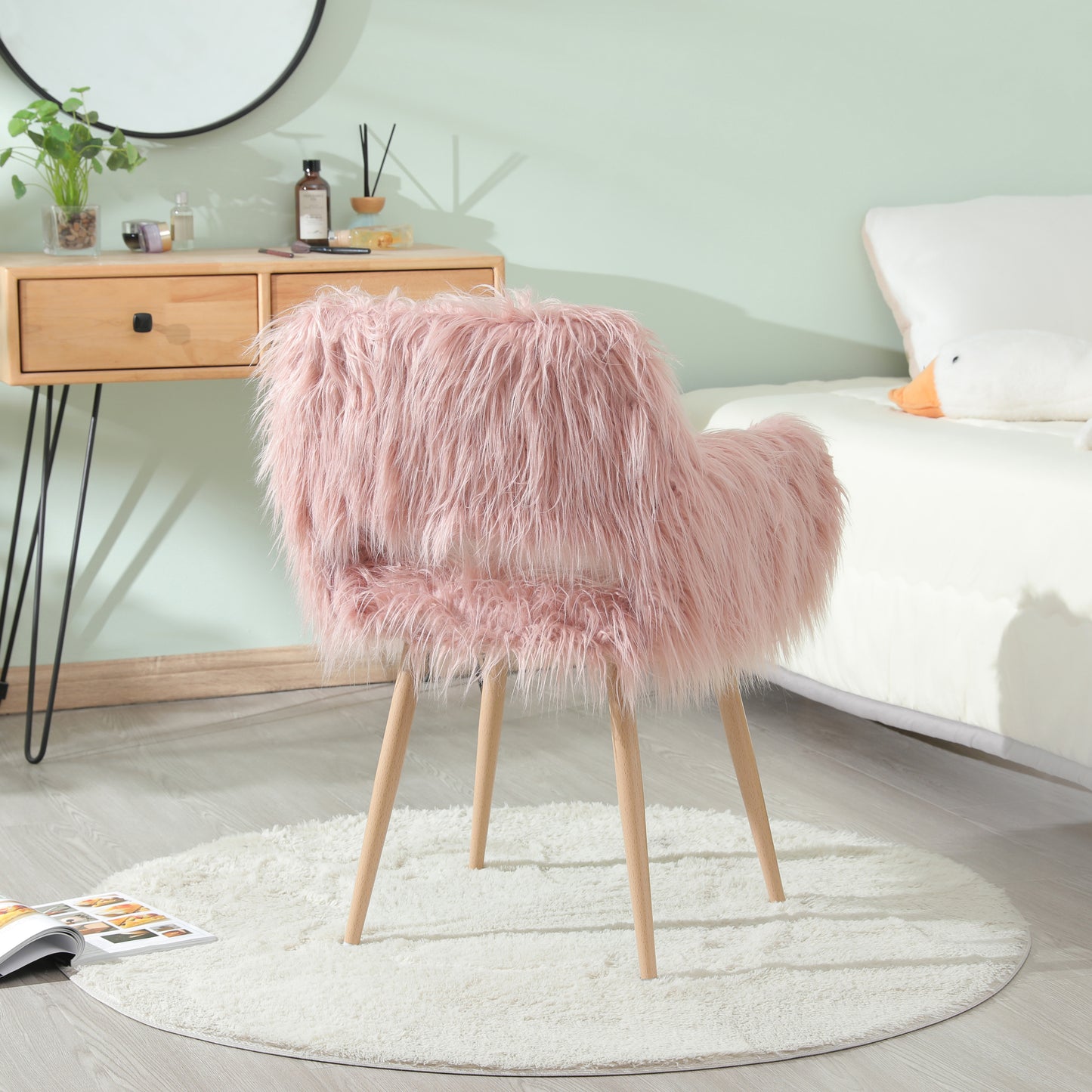 Chic Pink Faux Fur Makeup Chair