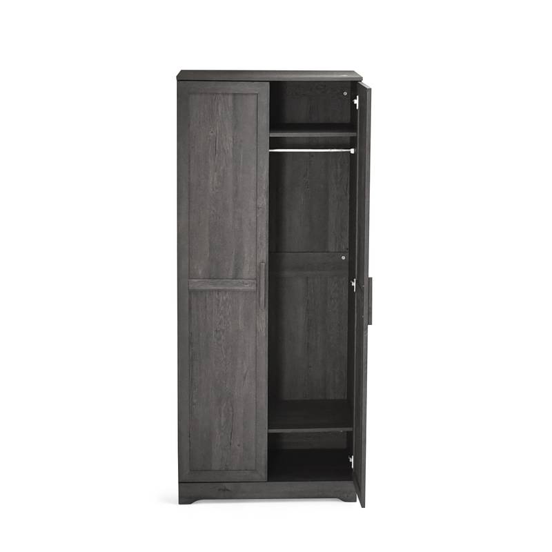 Delaney Chic Wardrobe