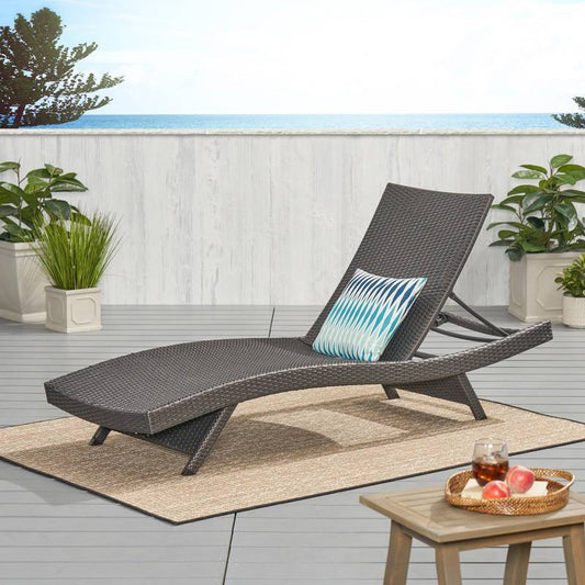 Salem Outdoor Wicker Lounge Chair