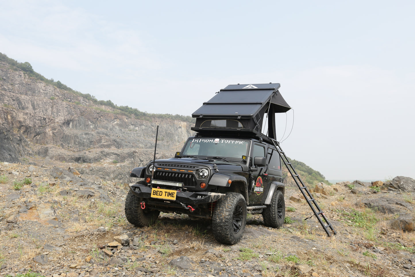 Quick Pop Rooftop Tent: Cozy Adventure for Two to Three!