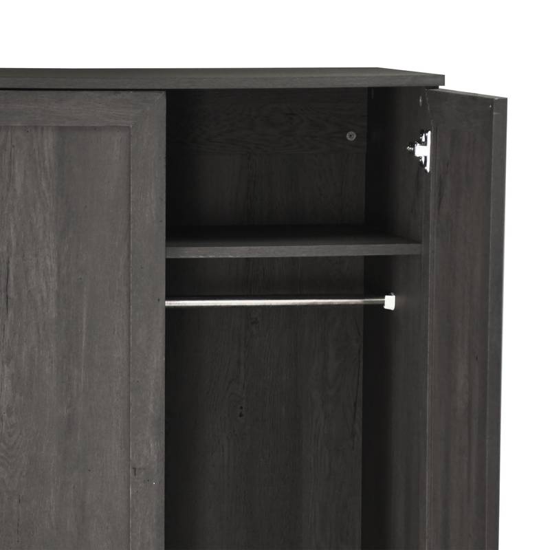 Delaney Chic Wardrobe