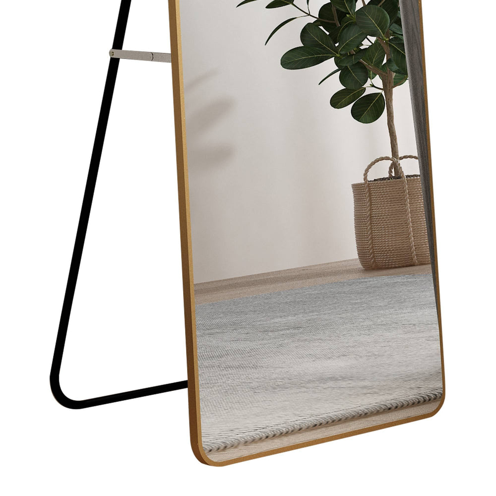 Chic Arched Gold Wall Mirror - Perfect for Makeup or Display