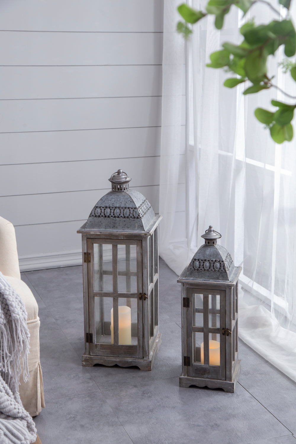 Charming Wooden Lantern for Home & Garden Decor