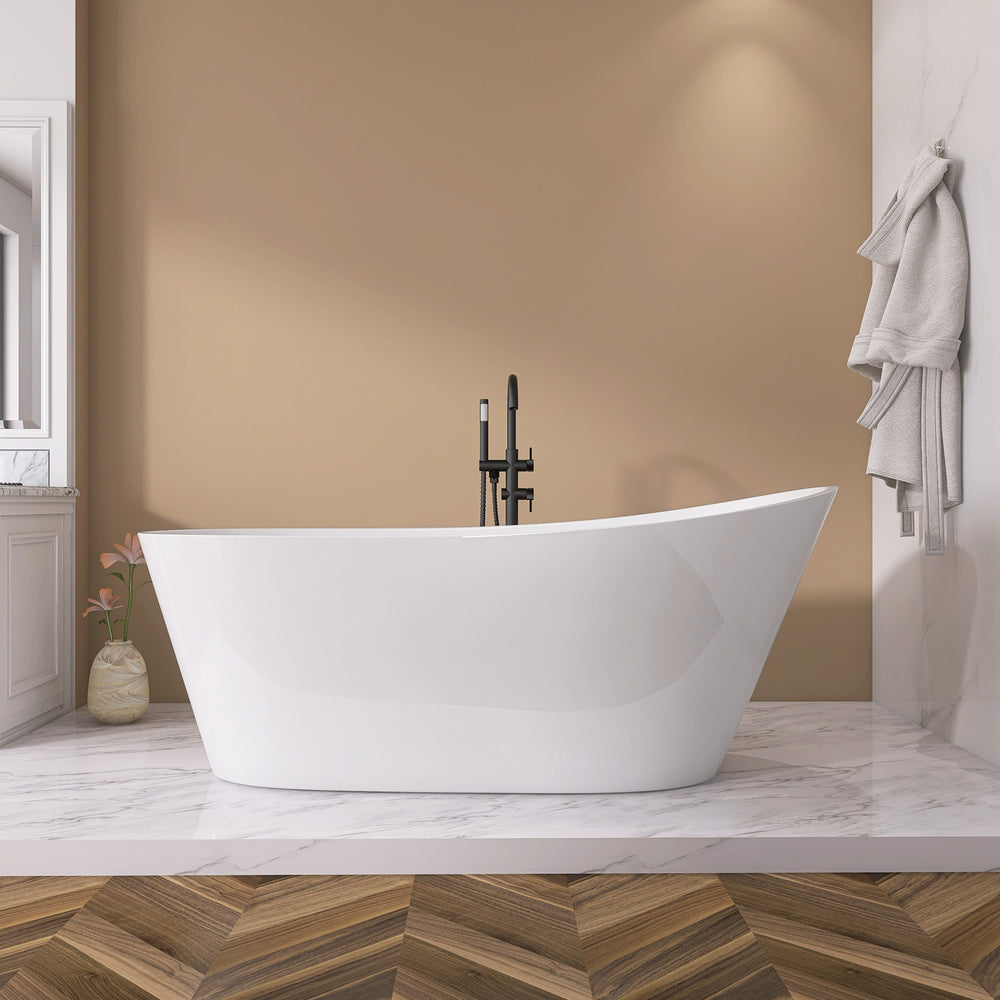 Luxurious Oval Freestanding Soaking Tub