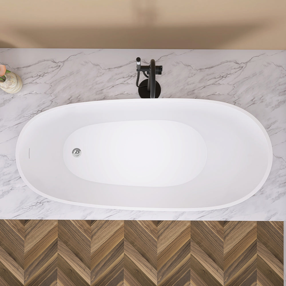 Luxurious Oval Freestanding Soaking Tub