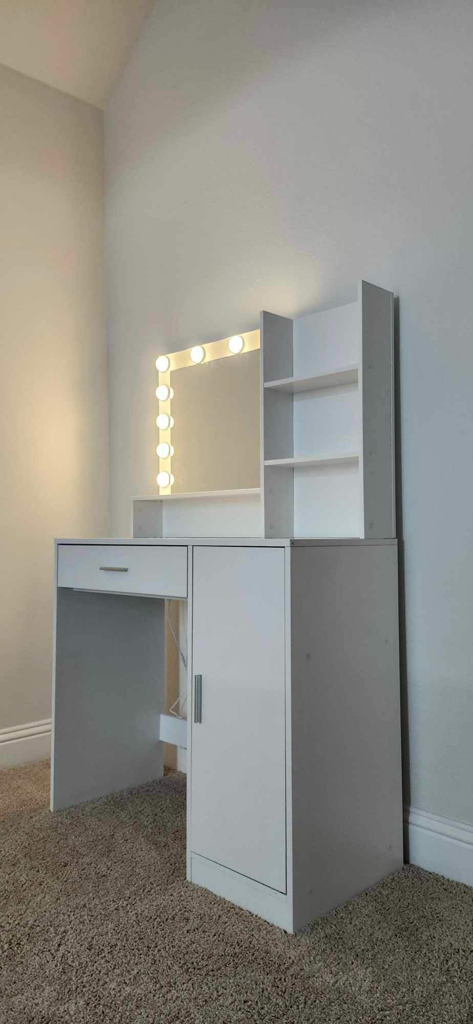 Glamour Glow Vanity Table