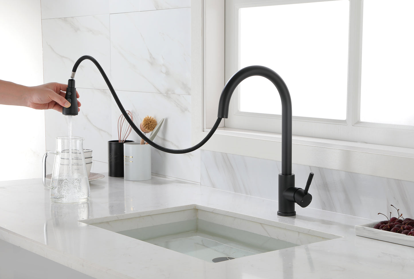 Versatile Pull-Out Kitchen Faucet