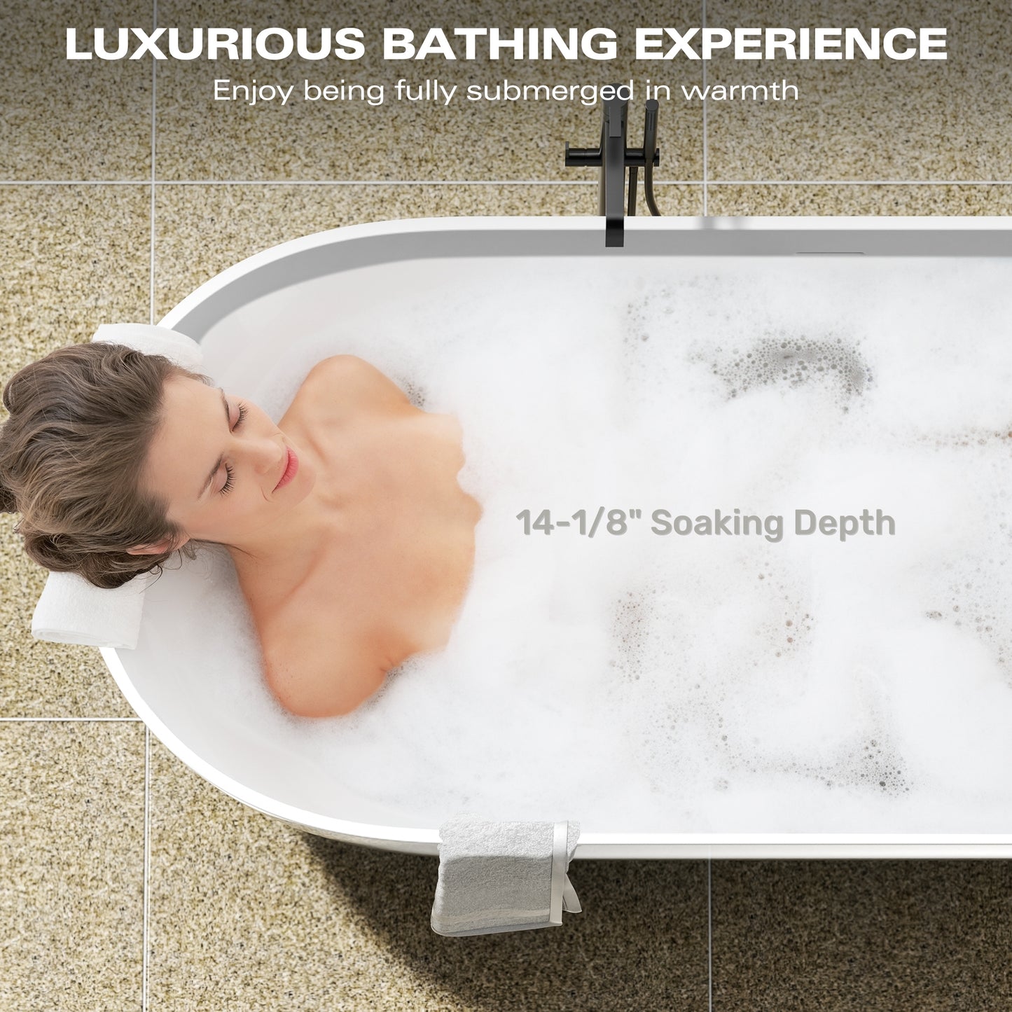 Elegant Soak: Freestanding Luxury Bathtub in Glossy White