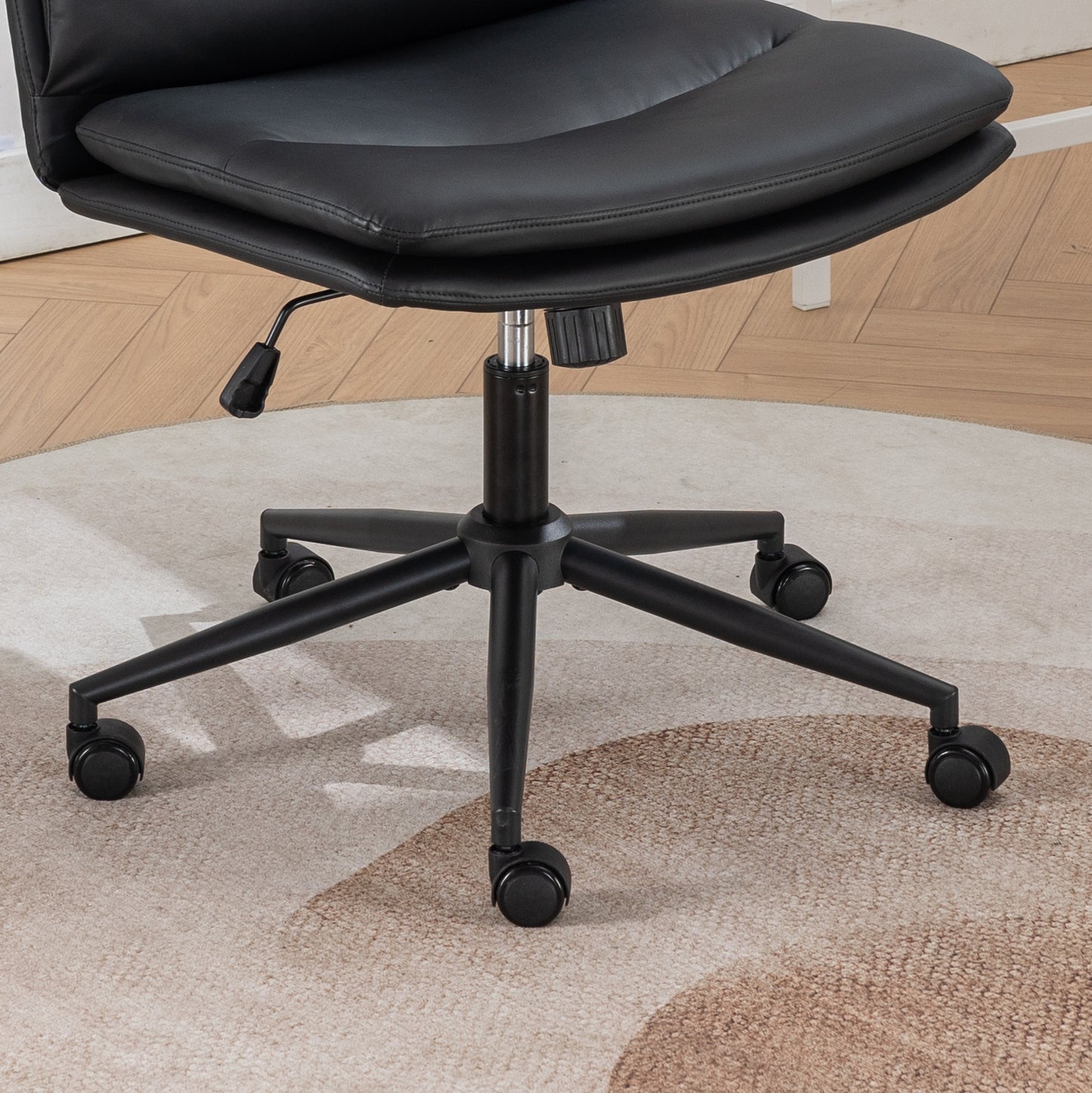 Criss-Cross Comfort Chair