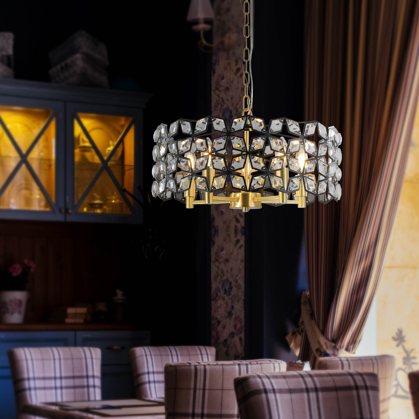 Elegant Crystal Pendant for Stylish Living Spaces