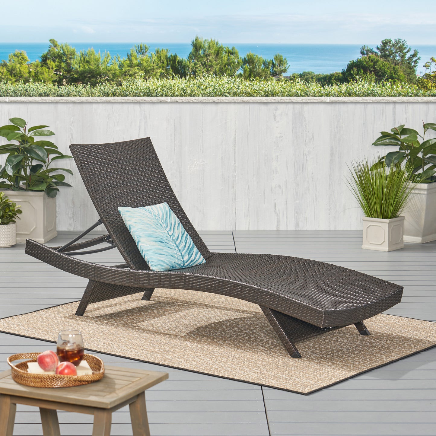 Cozy Wicker Lounge Chair