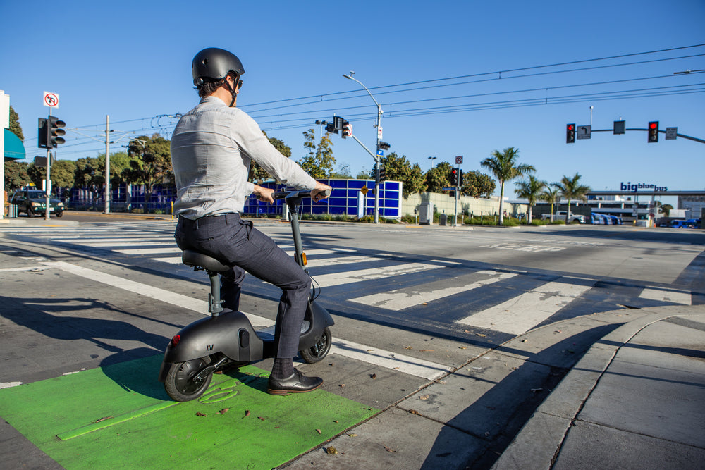 Foldable Electric Scooter: Ride in Style & Comfort!