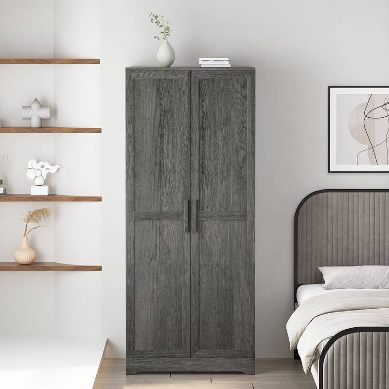 Delaney Chic Wardrobe