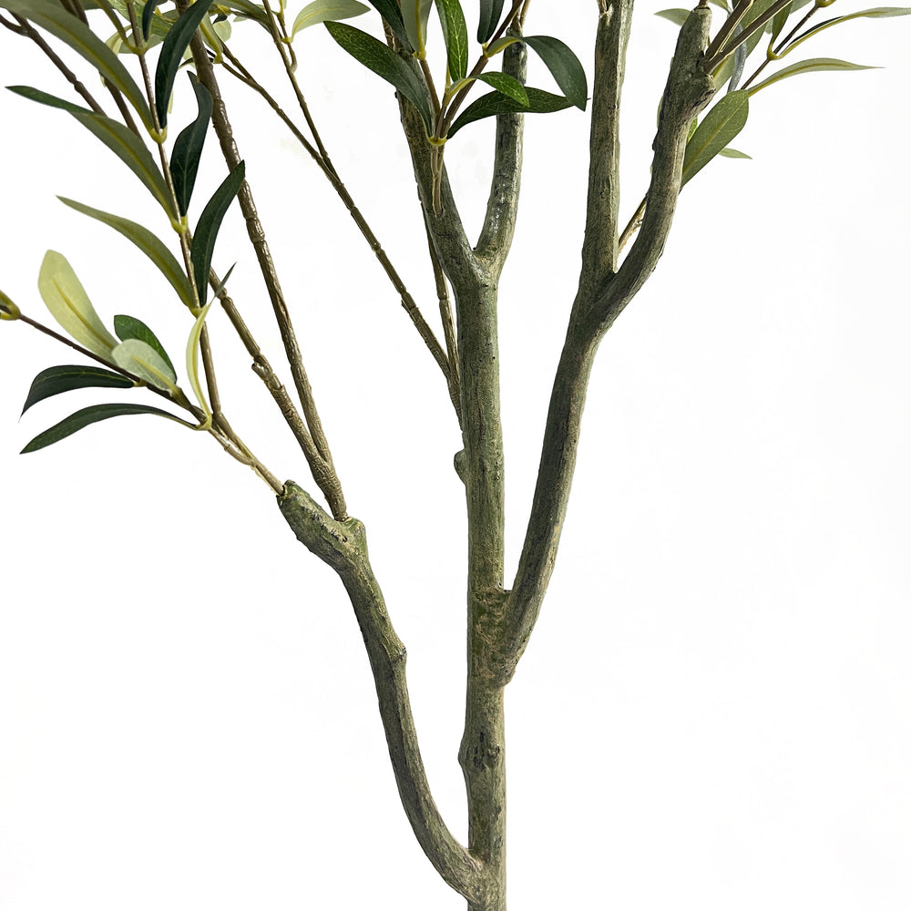 Lifelike Olive Tree Décor