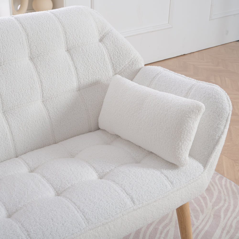 Cozy Love Seat with Pillows - Perfect for Any Space!