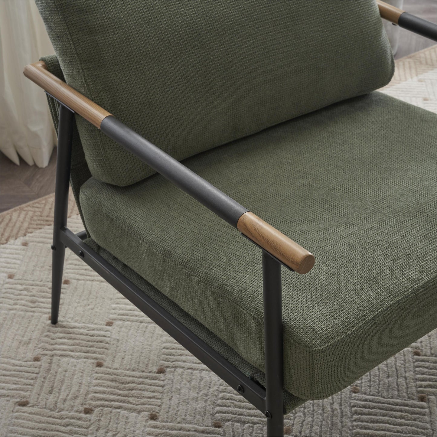 Cozy Green Mid-Century Lounge Chair