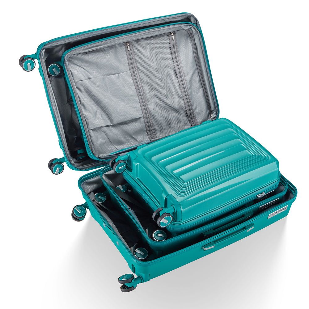 TravelMate Flex Set: Stylish Hard Shell Luggage with Spinner Wheels