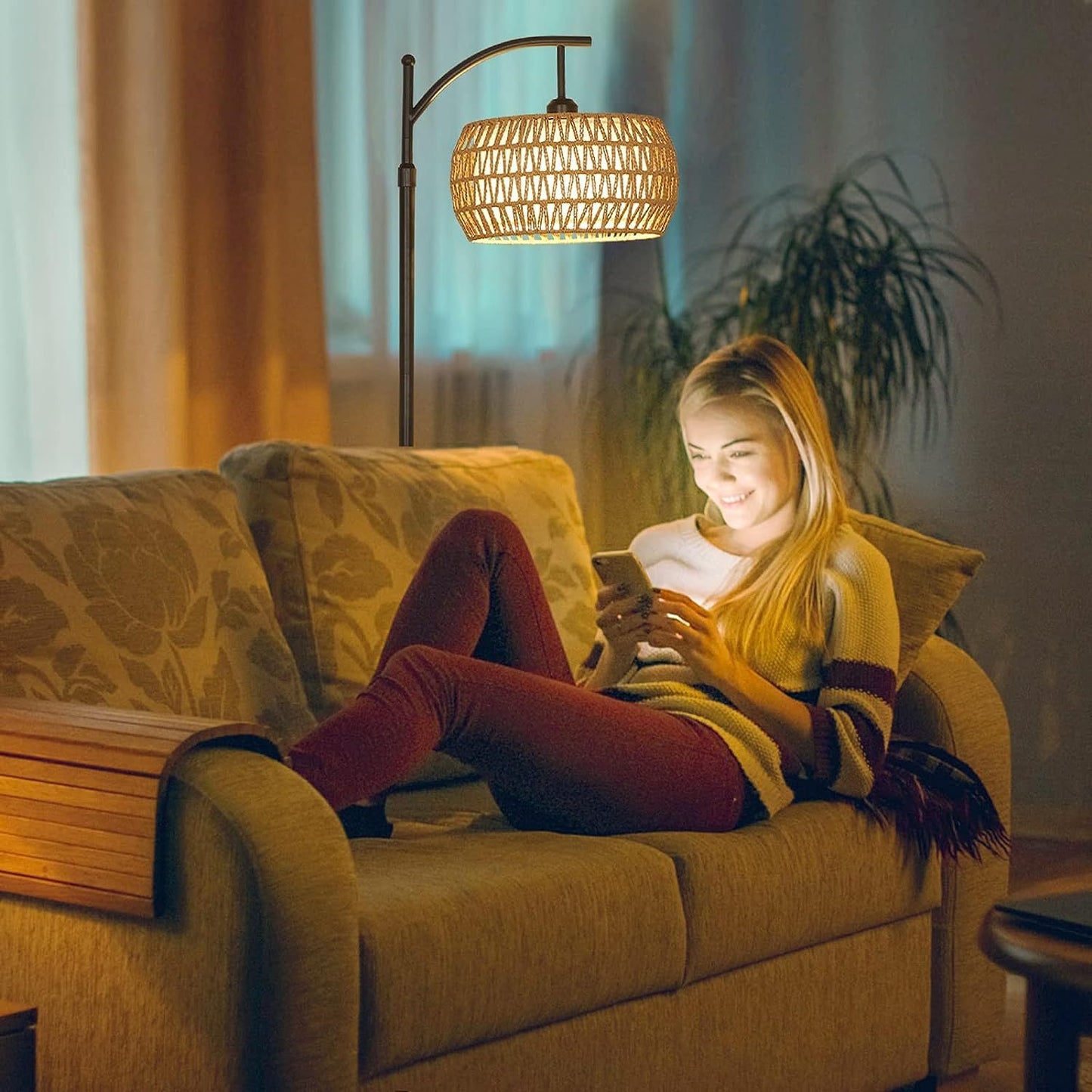 Remote-Controlled Arc Floor Lamp