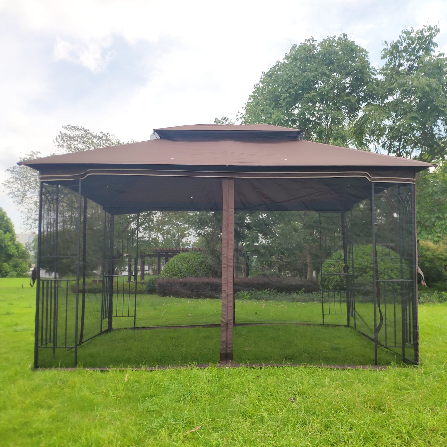 Cozy Garden Gazebo with Ventilated Roof & Mosquito Net