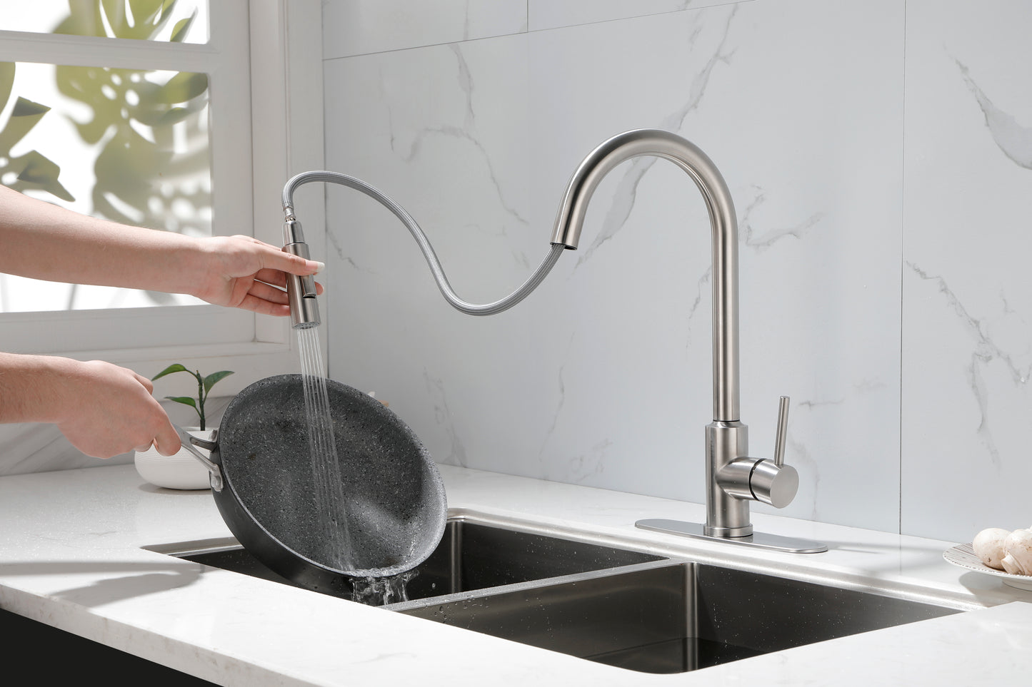 Easy Pull-Down Kitchen Faucet