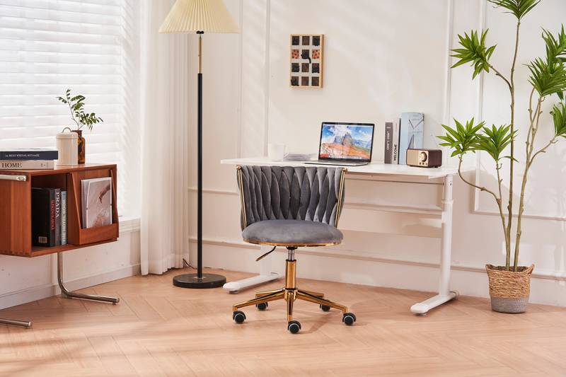 Cozy Swivel Office Chair - Stylish and Ergonomic in Dark Grey