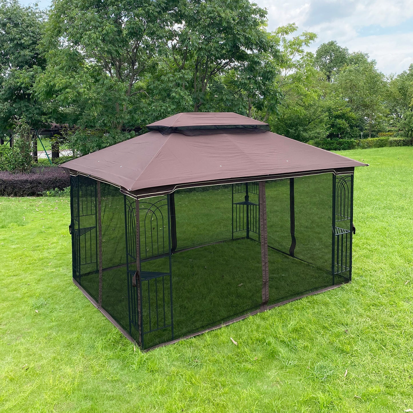 Cozy Garden Gazebo with Ventilated Roof & Mosquito Net