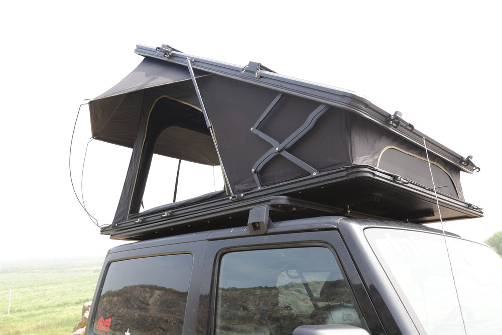 Quick Pop Rooftop Tent: Cozy Adventure for Two to Three!