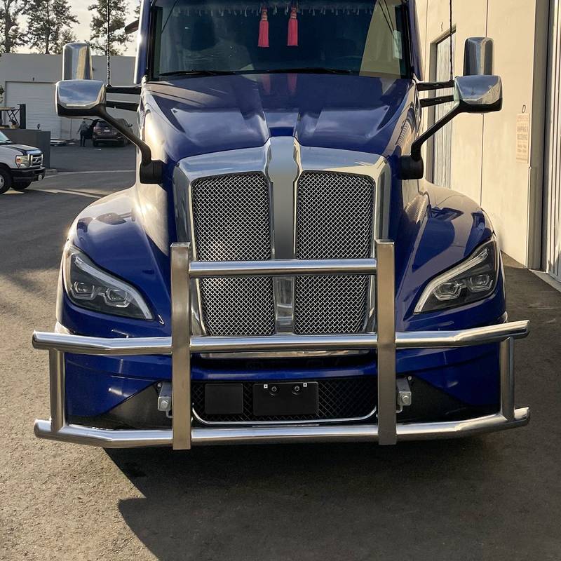 Kenworth T680 Stainless Deer Guard Bumper
