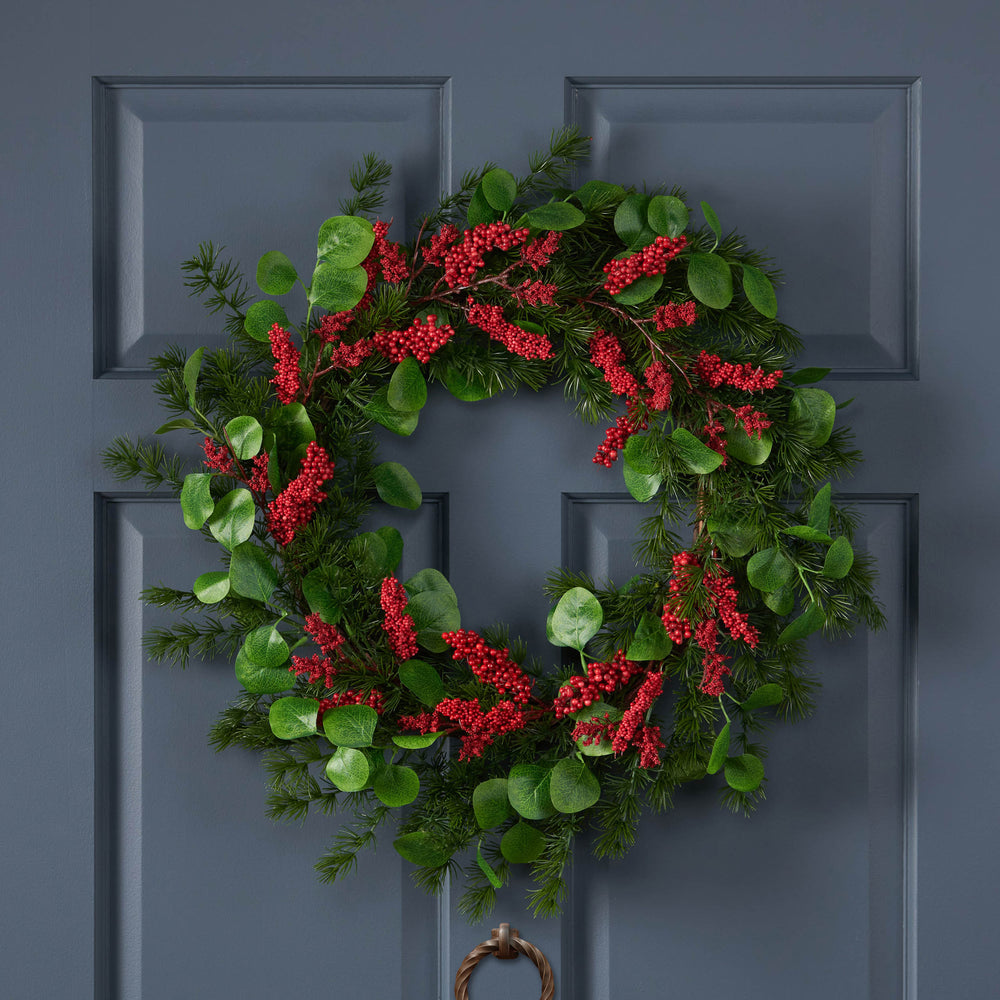 Berry & Leaf Wreath Delight