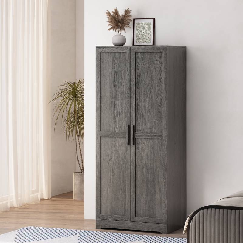 Delaney Chic Wardrobe